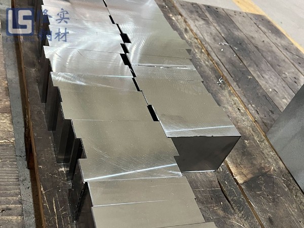 如何在保證P20模具鋼性能的前提下，提高其使用溫度呢？